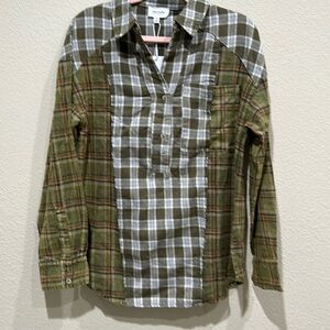 Nwt Heyson very light flannel top with raw edging. Size small and large